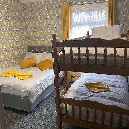 Hotel Jeanne Blackpool Exteriör bild