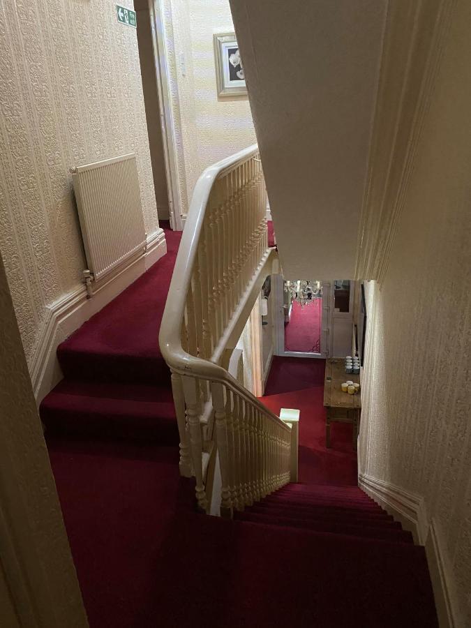 Hotel Jeanne Blackpool Exteriör bild