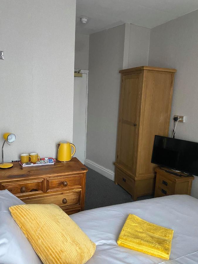 Hotel Jeanne Blackpool Exteriör bild