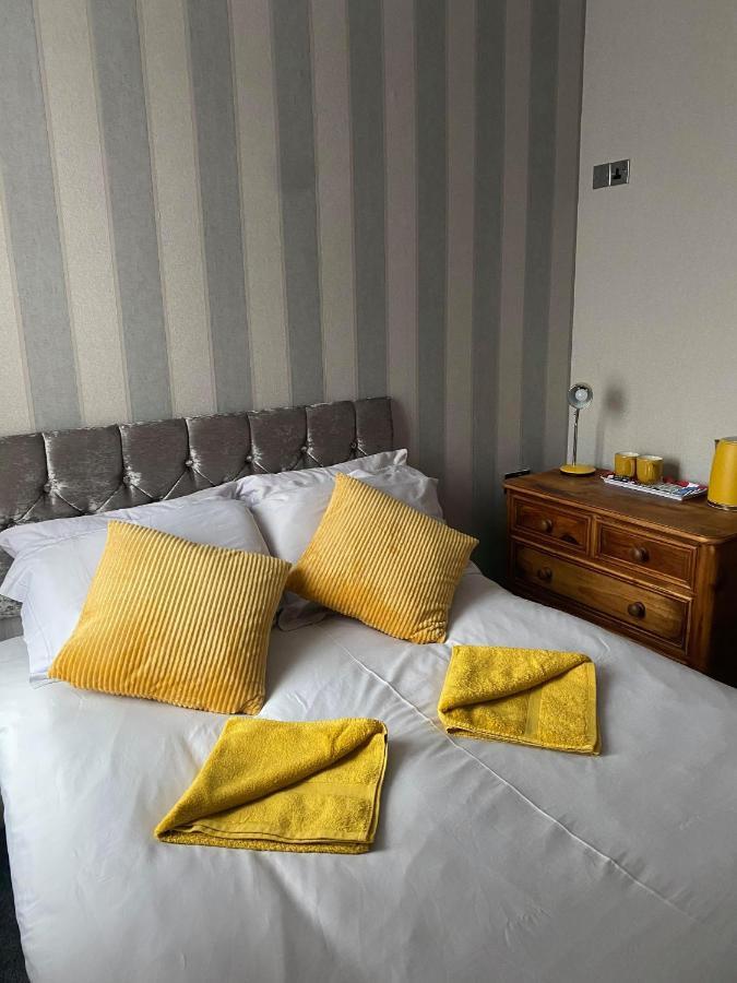Hotel Jeanne Blackpool Exteriör bild